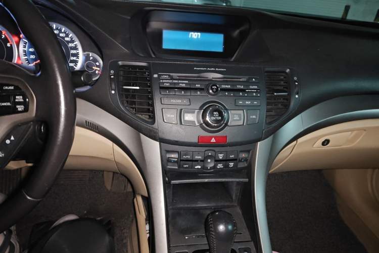 Used Honda Spirior 2009 2.4L Luxury Edition Audio And AC Panel
