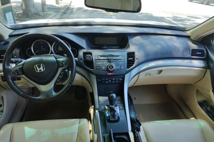 Used Honda Spirior 2009 2.4L Luxury Edition Center Console