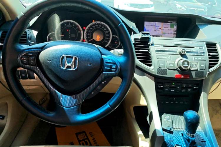 Used Honda Spirior 2009 2.4L Luxury Edition Center Console