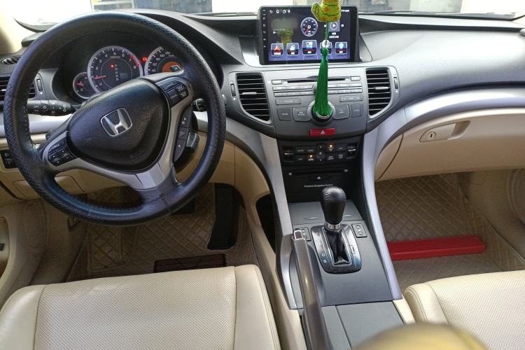Used Honda Spirior 2009 2.4L Luxury Edition Center Console