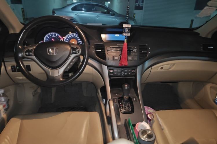 Used Honda Spirior 2009 2.4L Luxury Edition Center Console