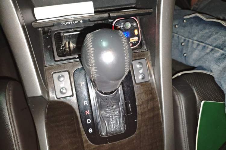 Used Honda Spirior 2009 2.4L Prestige Edition Gear Lever