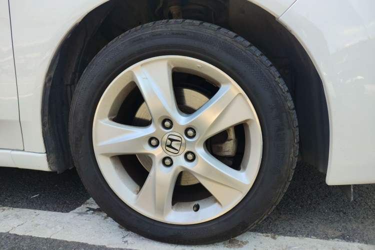 Used Honda Spirior 2009 2.4L Luxury Edition Right Front Wheel Hub