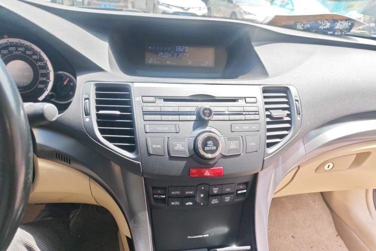 Used Honda Spirior 2013 2.4L Luxury Edition Audio And AC Panel