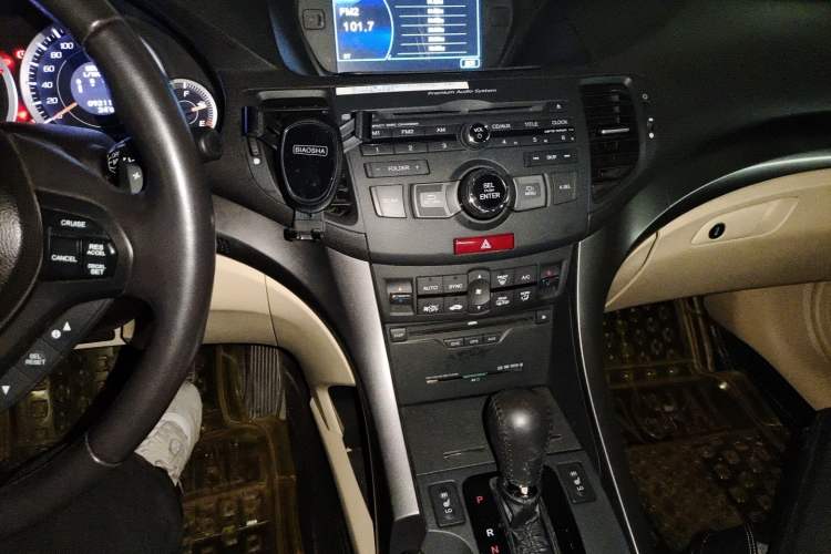 Used Honda Spirior 2013 2.4L Luxury Edition Audio And AC Panel
