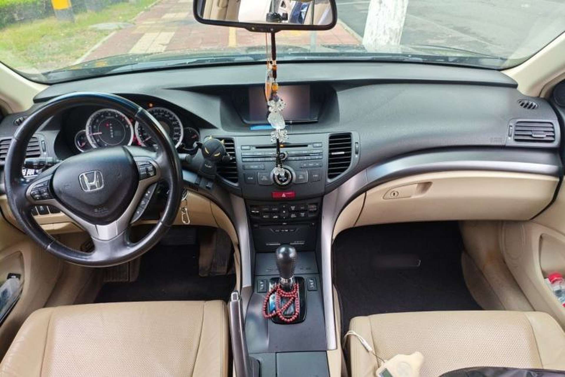 Used Honda Spirior 2013 2.0L Luxury Edition Center Console