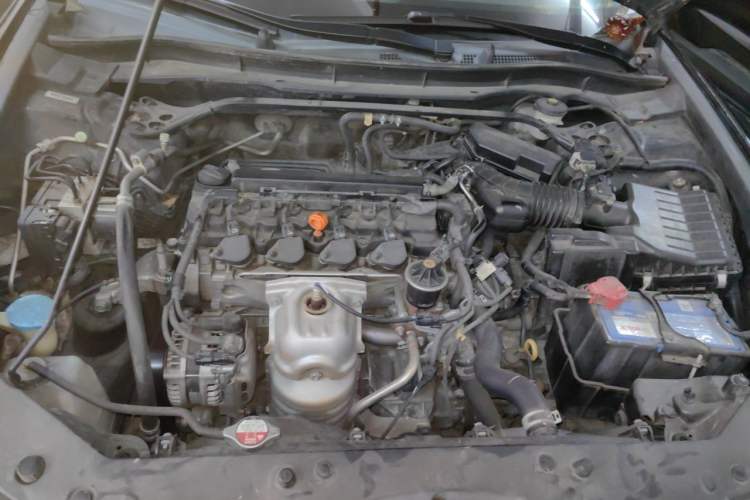 Used Honda Spirior 2013 2.0L Luxury Edition Engine Bay