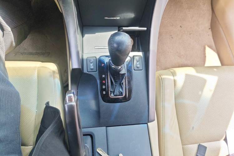 Used Honda Spirior 2013 2.4L Luxury Edition Gear Lever