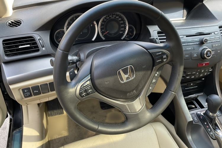 Used Honda Spirior 2013 2.4L Luxury Edition Interior 1