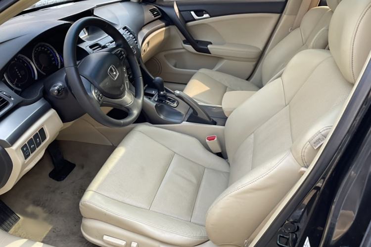 Used Honda Spirior 2013 2.4L Luxury Edition Interior 4