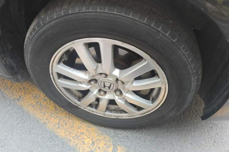 Used Honda Spirior 2013 2.0L Luxury Edition Right Front Wheel Hub