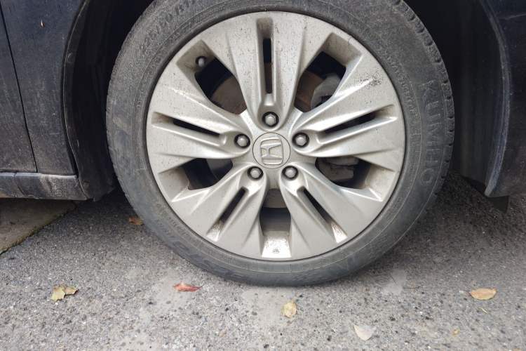 Used Honda Spirior 2013 2.4L Luxury Edition Right Front Wheel Hub