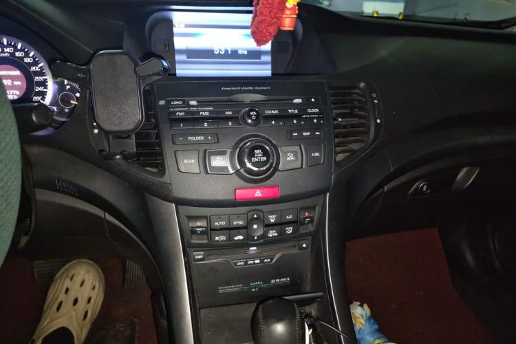 Used Honda Spirior 2013 2.4L Luxury Edition Audio And AC Panel