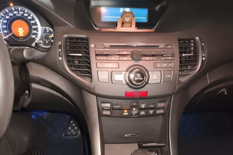 Used Honda Spirior 2013 2.4L Luxury Edition Center Console