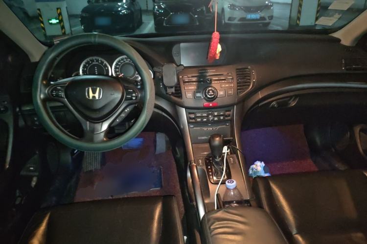 Used Honda Spirior 2013 2.4L Luxury Edition Center Console