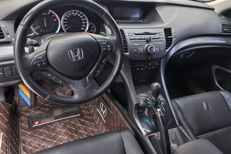 Used Honda Spirior 2013 2.0L Prestige Edition Interior 1