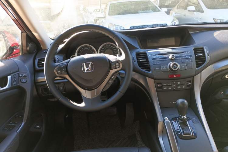 Used Honda Spirior 2013 2.4L Luxury Edition Interior 2