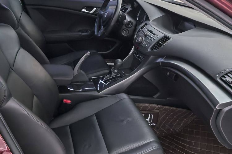 Used Honda Spirior 2013 2.0L Prestige Edition Interior 4