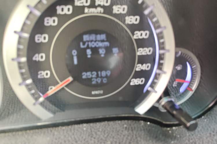 Used Honda Spirior 2013 2.4L Luxury Edition Odometer Close Up