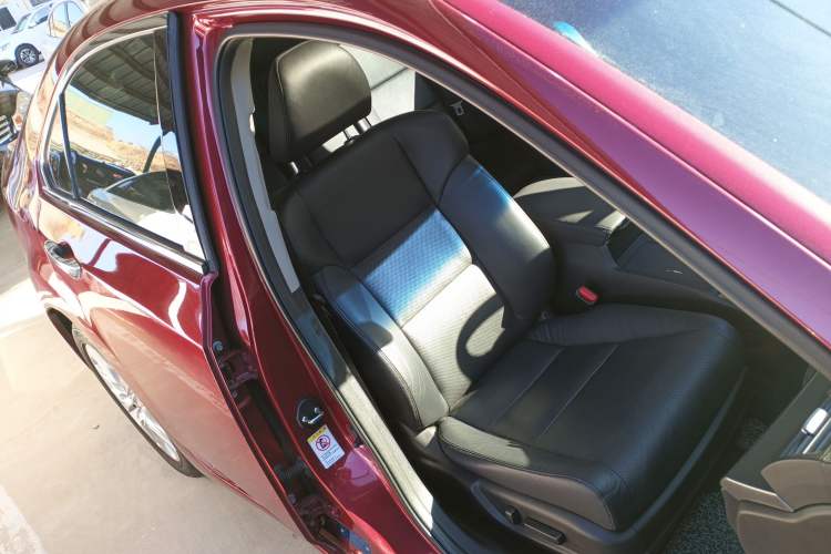 Used Honda Spirior 2013 2.4L Luxury Edition Right Front Seat