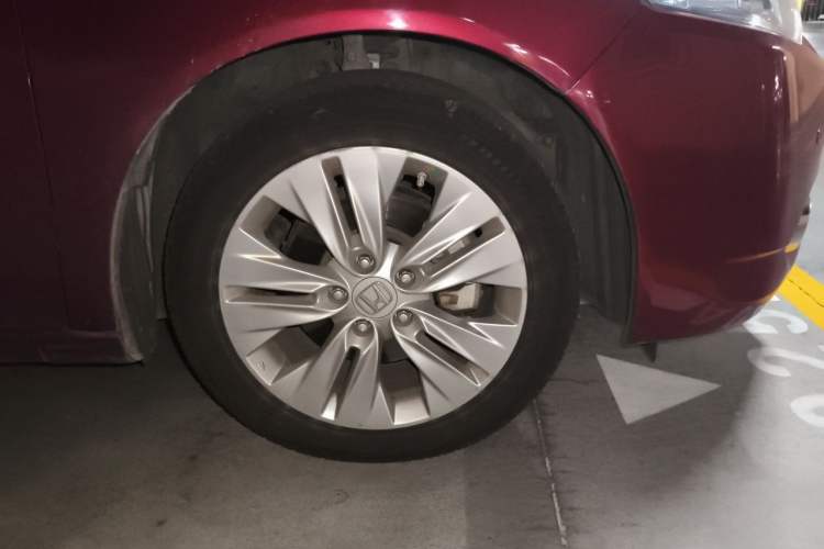 Used Honda Spirior 2013 2.4L Luxury Edition Right Front Wheel Hub