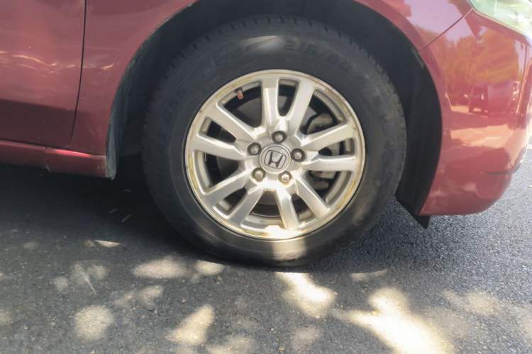 Used Honda Spirior 2013 2.0L Luxury Edition Right Front Wheel Hub