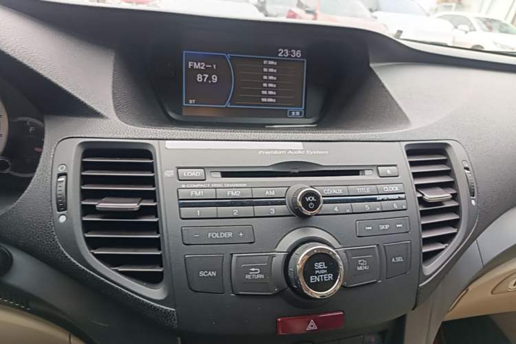Used Honda Spirior 2013 2.4L Luxury Edition Audio And AC Panel