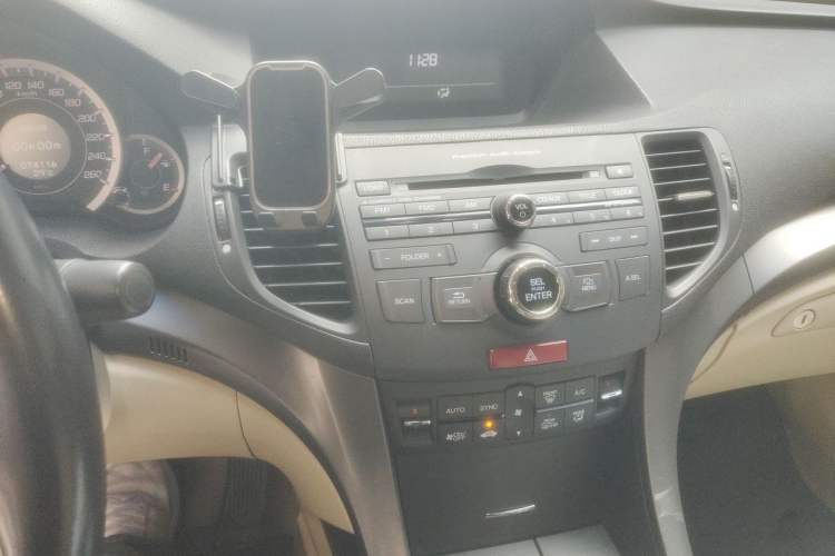 Used Honda Spirior 2013 2.4L Luxury Edition Audio And AC Panel