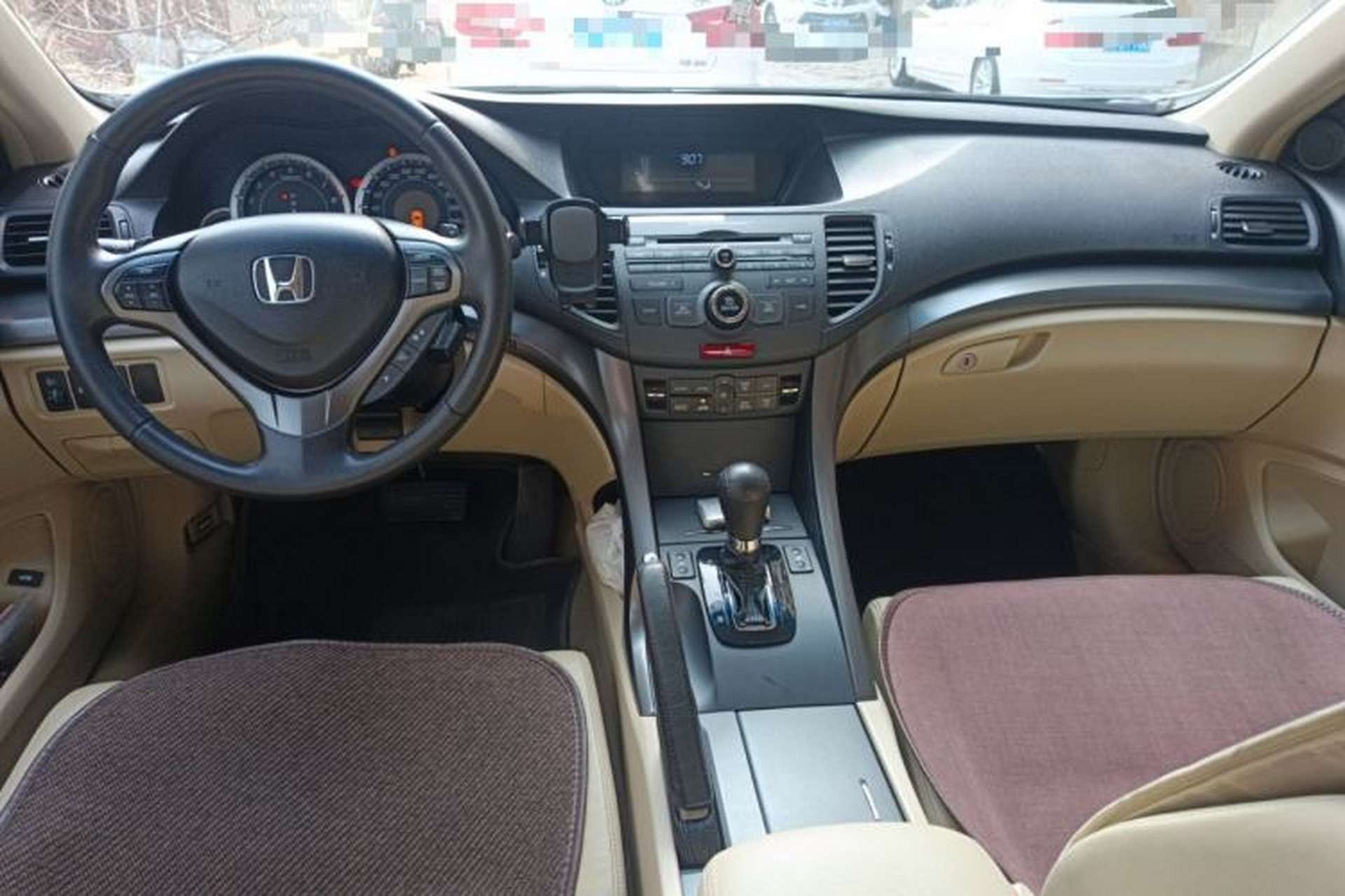 Used Honda Spirior 2013 2.4L Luxury Edition Center Console