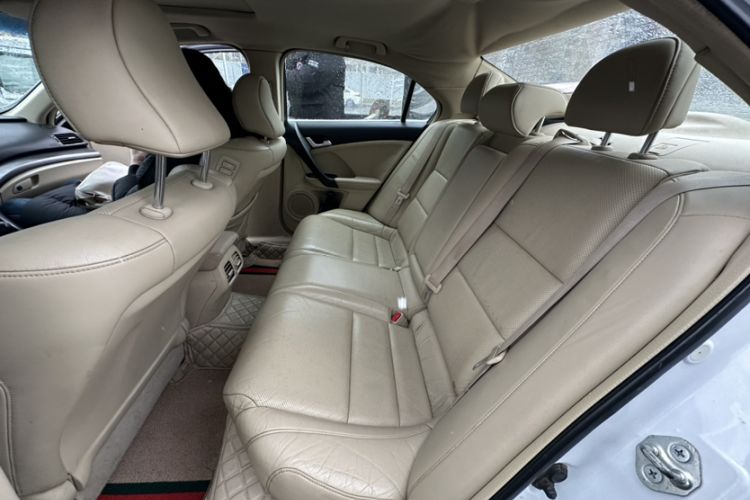 Used Honda Spirior 2013 2.0L Luxury Edition Interior 3