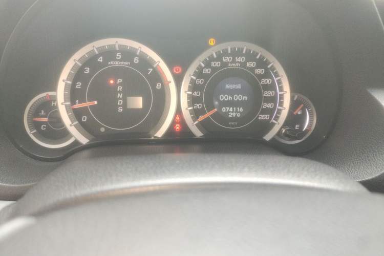 Used Honda Spirior 2013 2.4L Luxury Edition Odometer Close Up