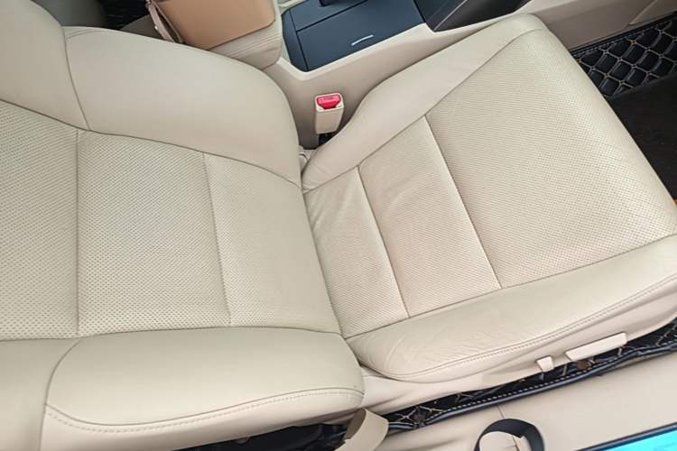 Used Honda Spirior 2013 2.4L Luxury Edition Right Front Seat