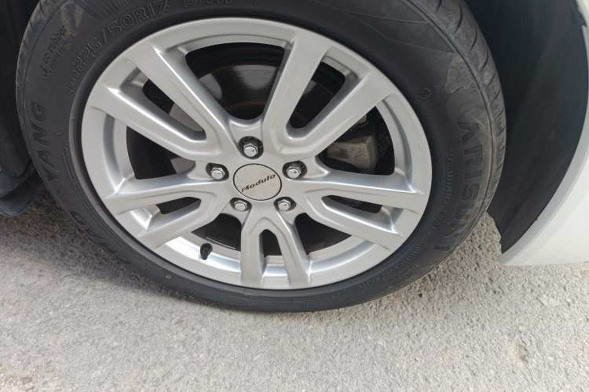 Used Honda Spirior 2013 2.4L Luxury Edition Right Front Wheel Hub
