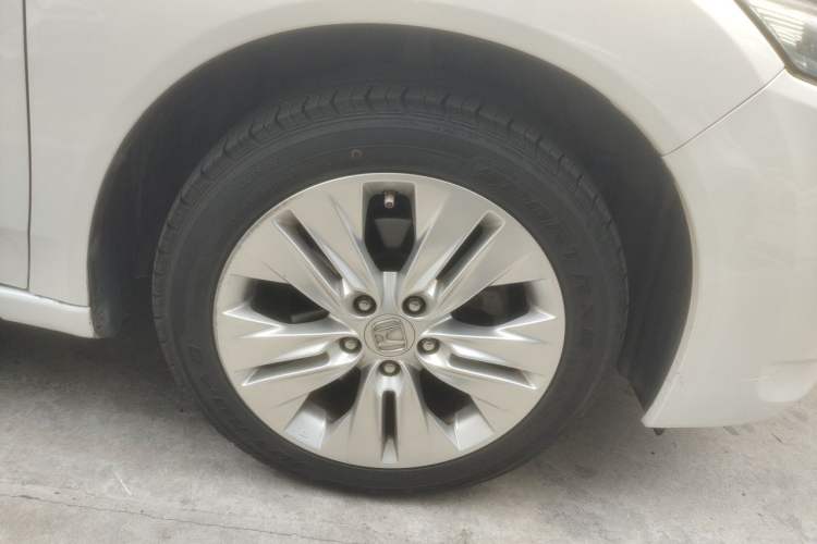 Used Honda Spirior 2013 2.4L Luxury Edition Right Front Wheel Hub