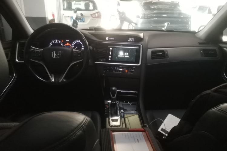 Used Honda Spirior 2015 2.0L Prestige Edition Center Console