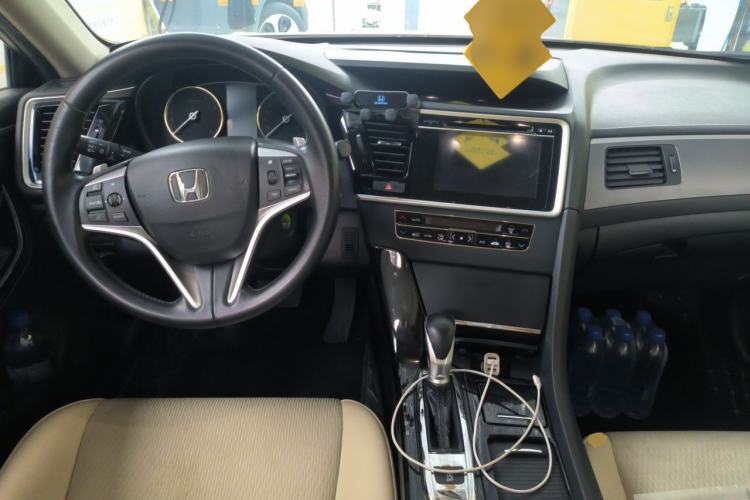 Used Honda Spirior 2015 2.0L Luxury Edition Center Console