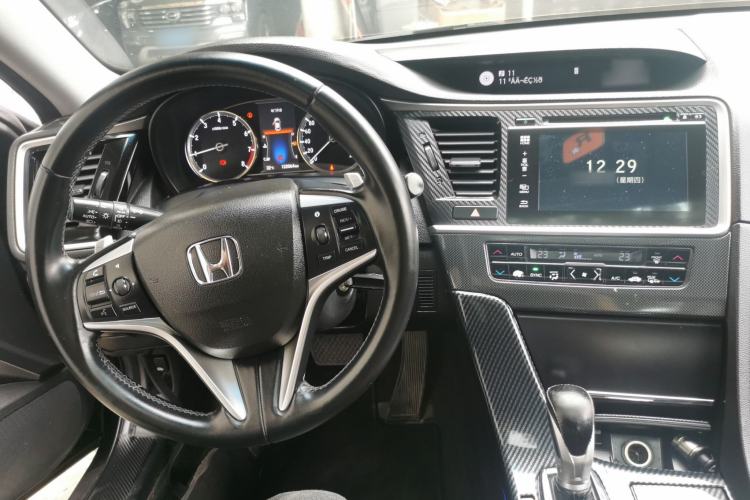 Used Honda Spirior 2015 2.4L Luxury Edition Center Console