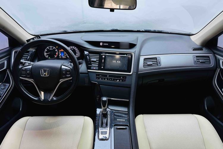 Used Honda Spirior 2015 2.0L Luxury Edition Center Console