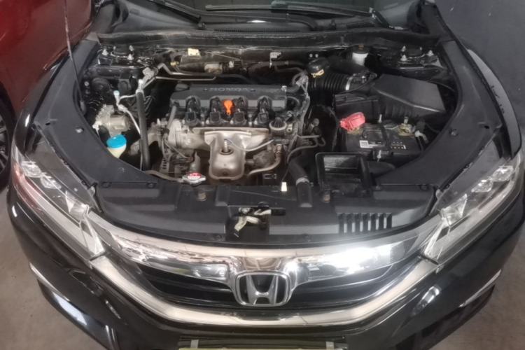 Used Honda Spirior 2015 2.0L Prestige Edition Engine Bay