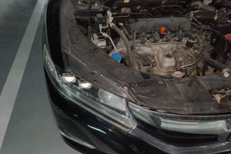 Used Honda Spirior 2015 2.0L Collector's Edition Engine Bay Right