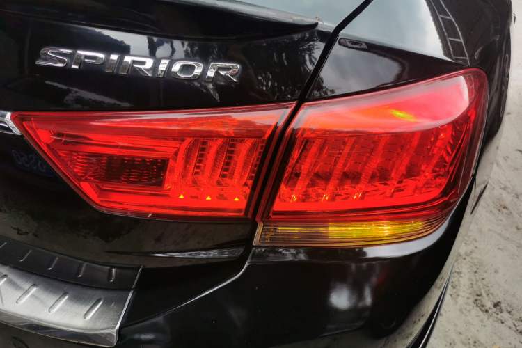 Used Honda Spirior 2015 2.4L Luxury Edition Exterior 3