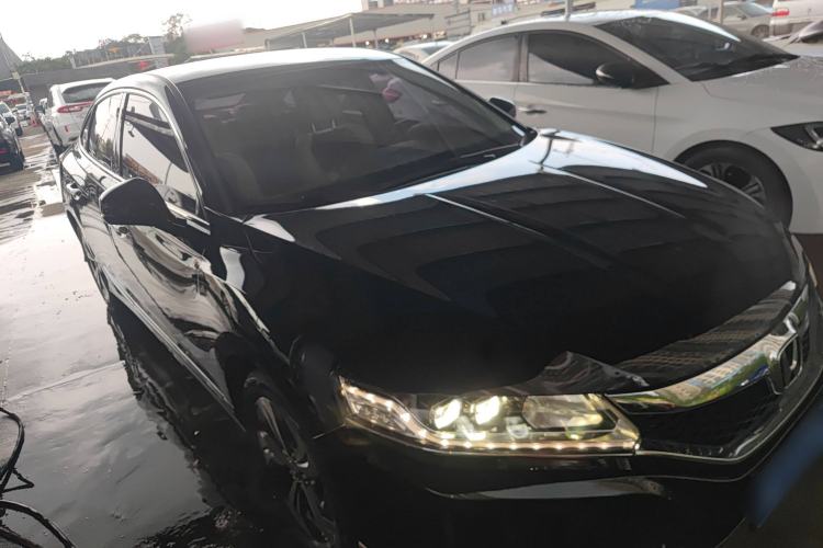 Used Honda Spirior 2015 2.0L Luxury Edition Front Right 45 Deg
