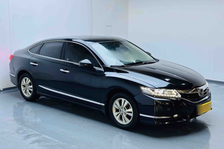 Used Honda Spirior 2015 2.0L Luxury Edition Front Right 45 Deg