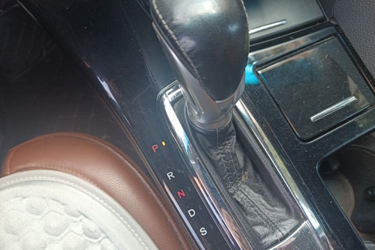 Used Honda Spirior 2015 2.0L Prestige Edition Gear Lever