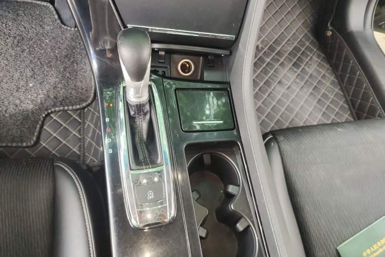 Used Honda Spirior 2015 2.0L Prestige Edition Gear Lever