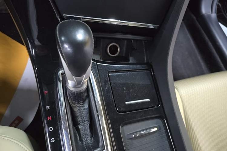 Used Honda Spirior 2015 2.0L Luxury Edition Gear Lever