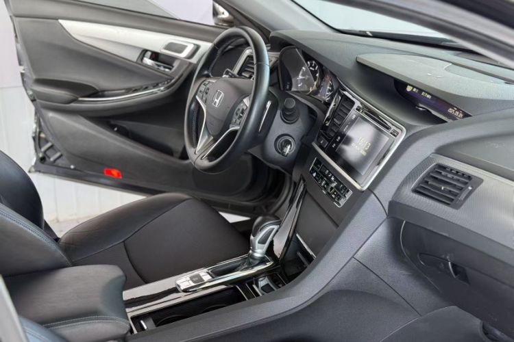 Used Honda Spirior 2015 2.4L Luxury Edition Interior 5
