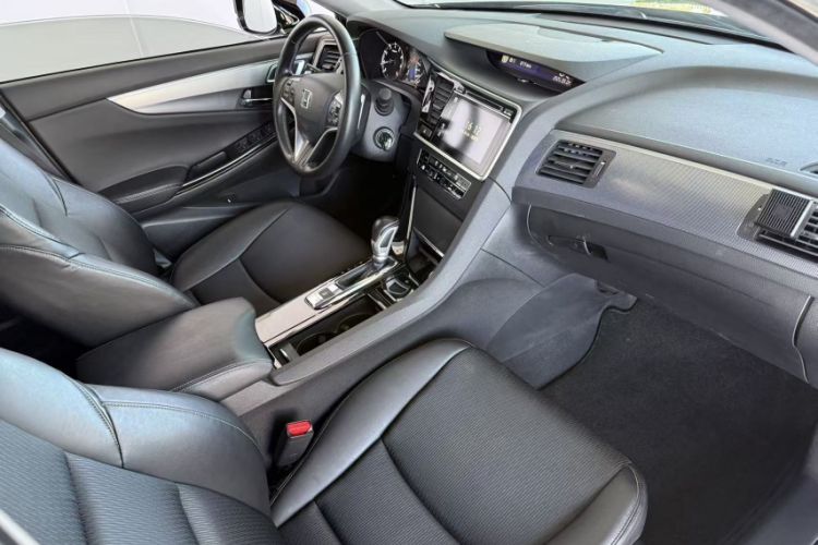 Used Honda Spirior 2015 2.4L Luxury Edition Interior 6
