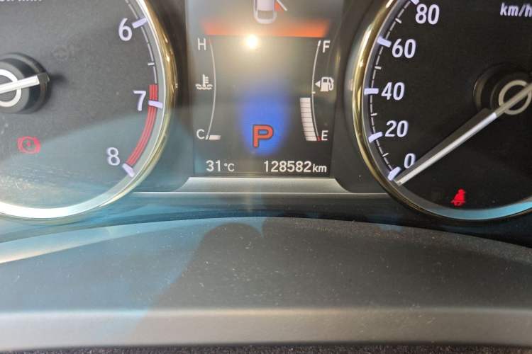 Used Honda Spirior 2015 2.4L Luxury Edition Odometer Close Up