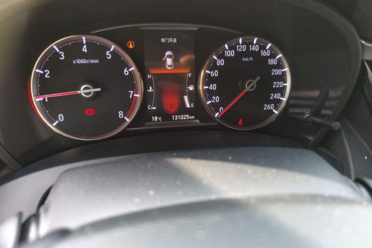 Used Honda Spirior 2015 2.4L Si Odometer Close Up